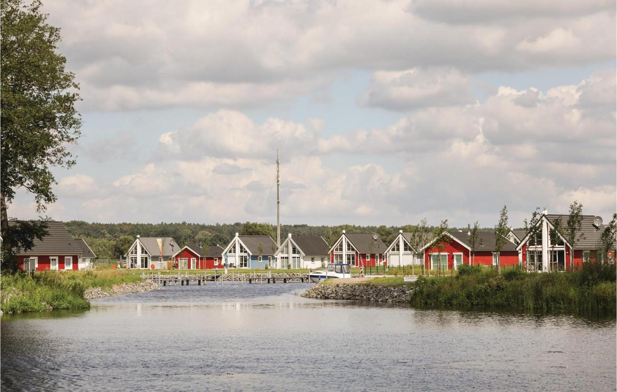 Beach Front Home In Zerpenschleuse With Wifi 外观 照片